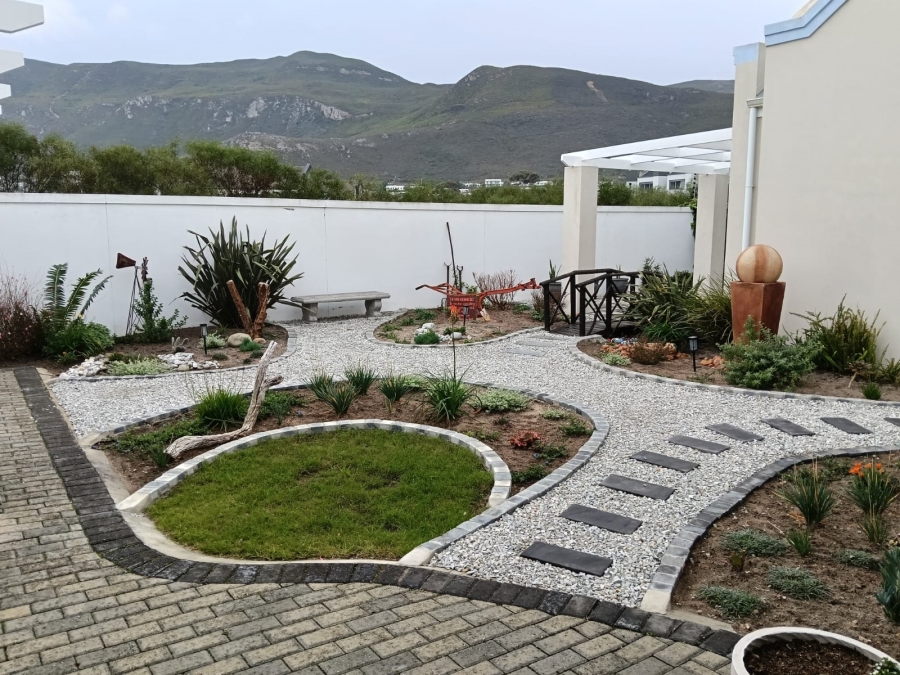 To Let 3 Bedroom Property for Rent in Sandbaai Western Cape